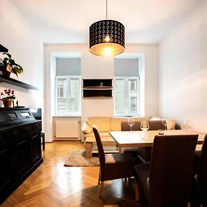 3-bedroom In Apartment Vienna